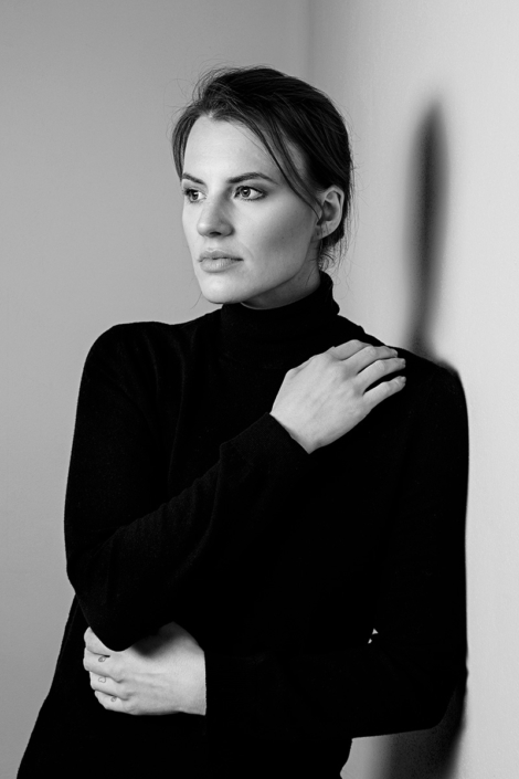Esther Unzen, Schauspielerin